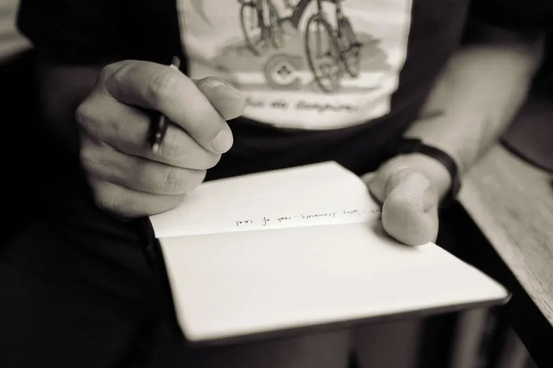 How to Choose and Write A Condolence Card